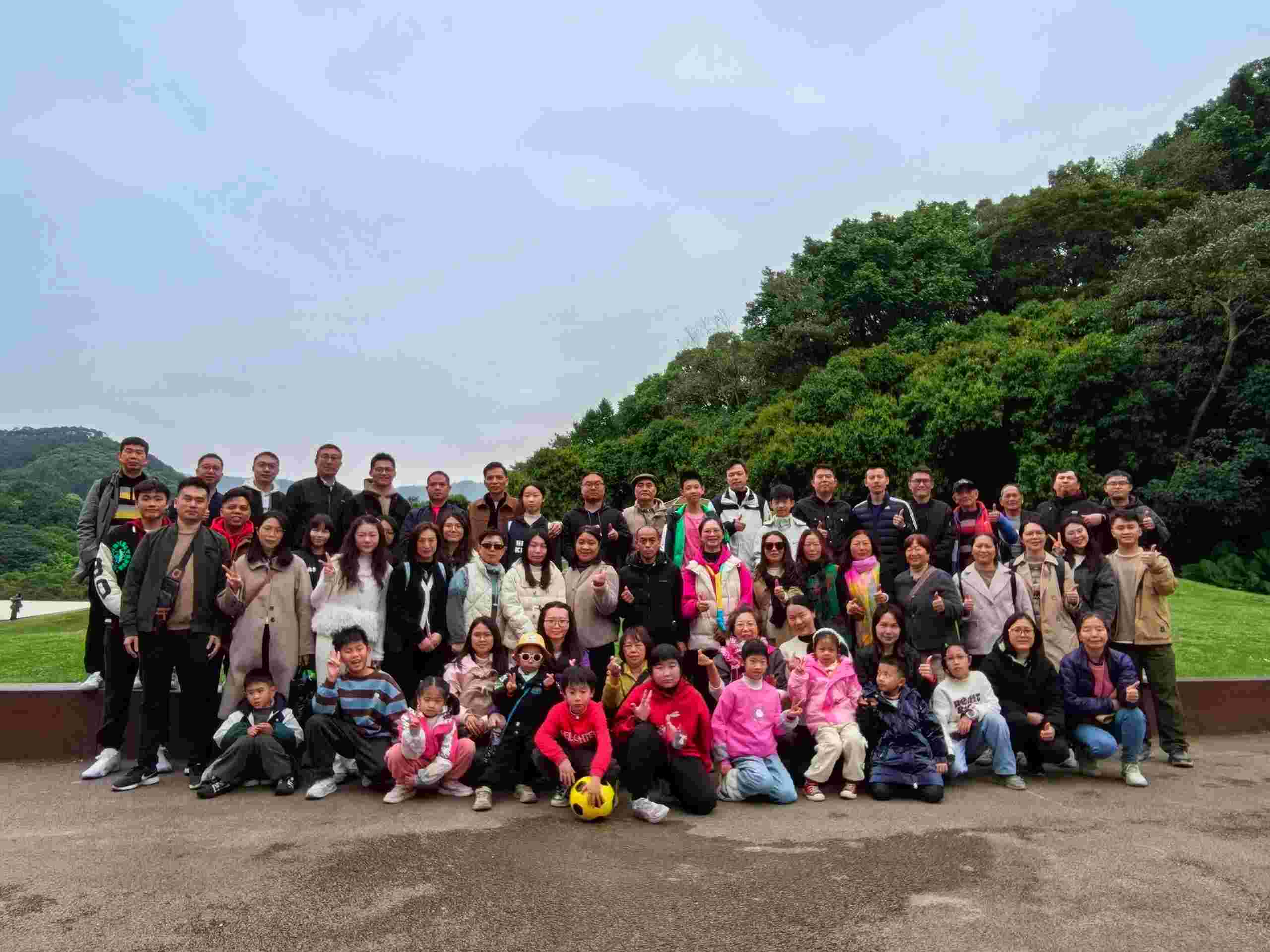 SHUNGE STEEL célèbre la Journée internationale de la femme avec une sortie mémorable pour les employés et leurs familles